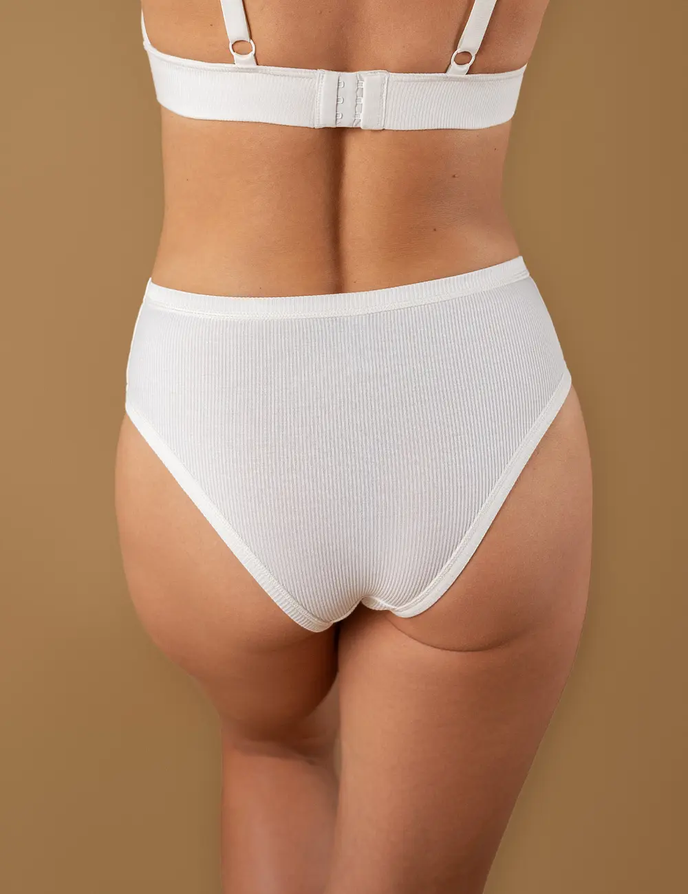 Majtki figi wysokie 201GT kość słoniowa