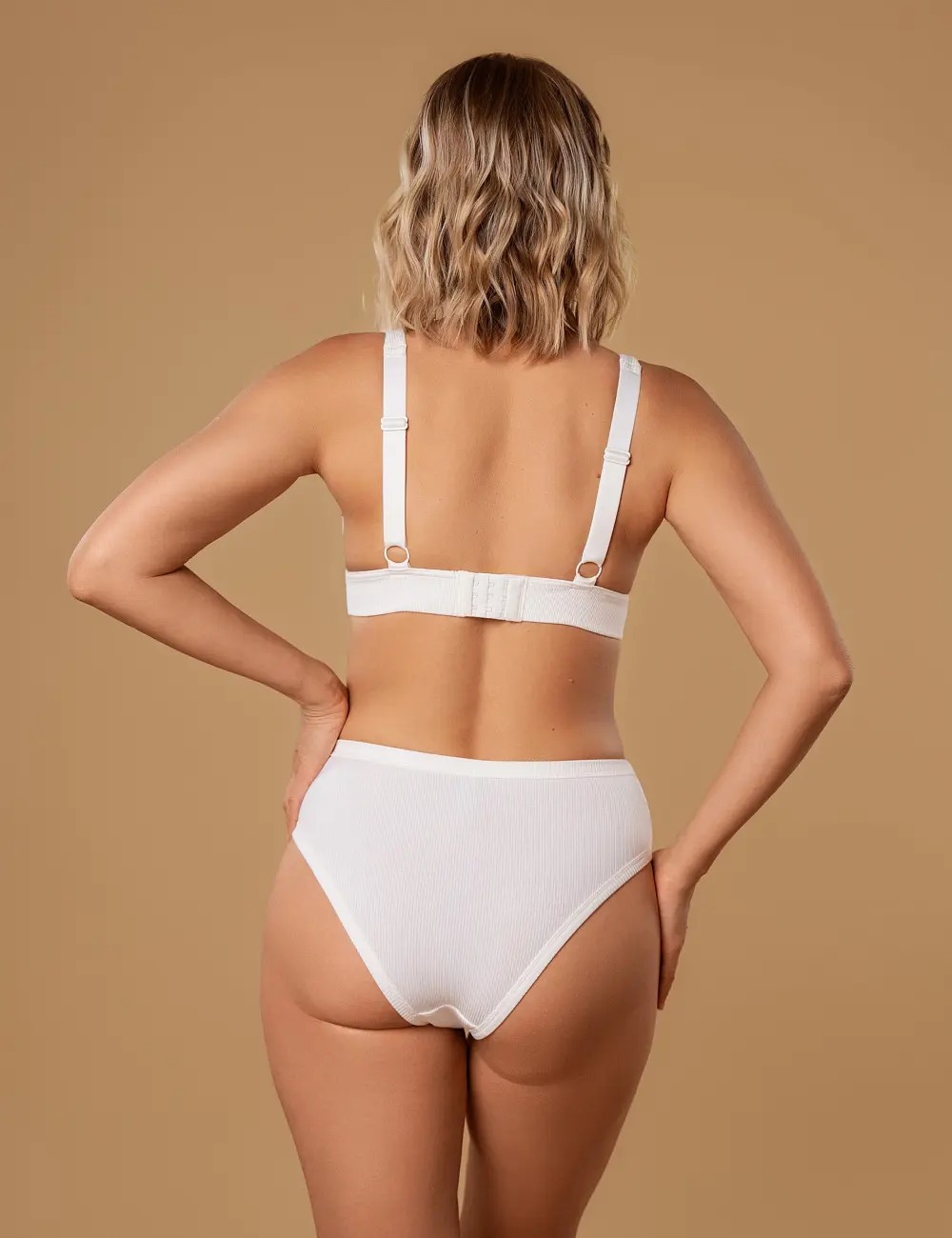 Majtki figi wysokie 201GT kość słoniowa