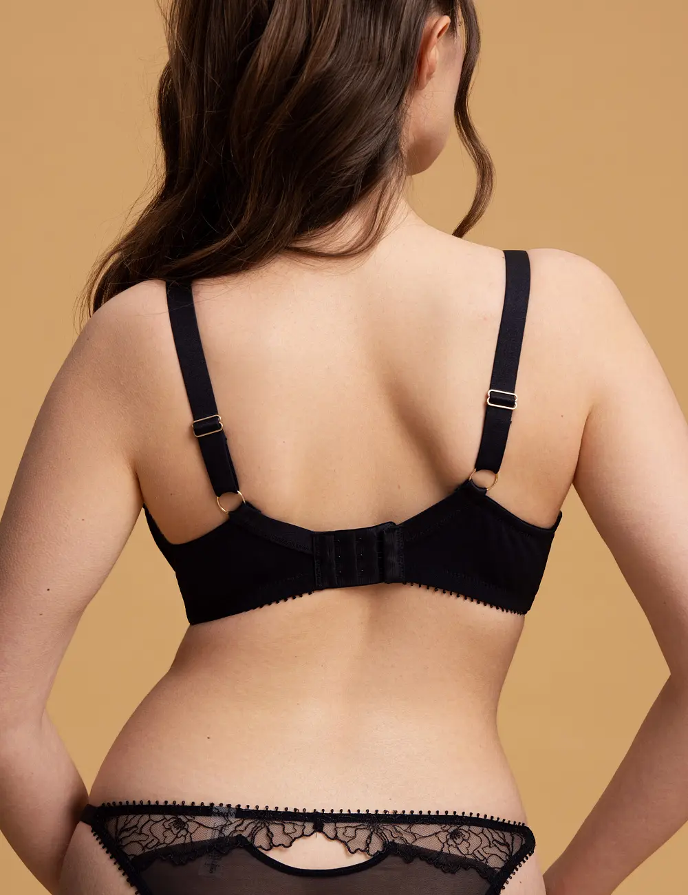 Biustonosz z miękką miseczką 011SR czarny