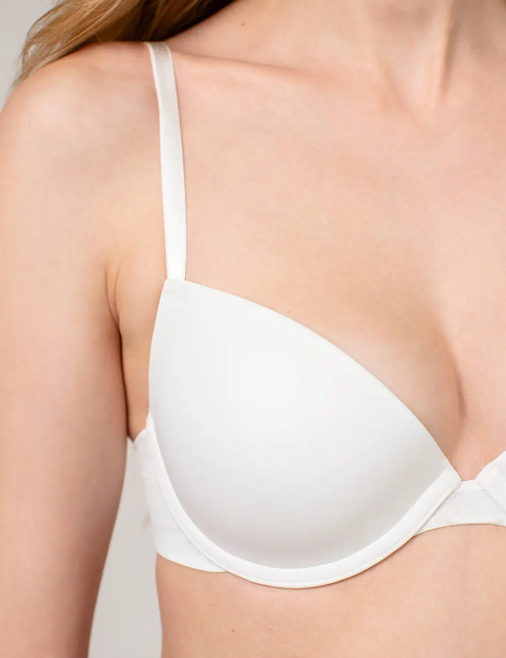 Biustonosz z formowaną miseczką 002C