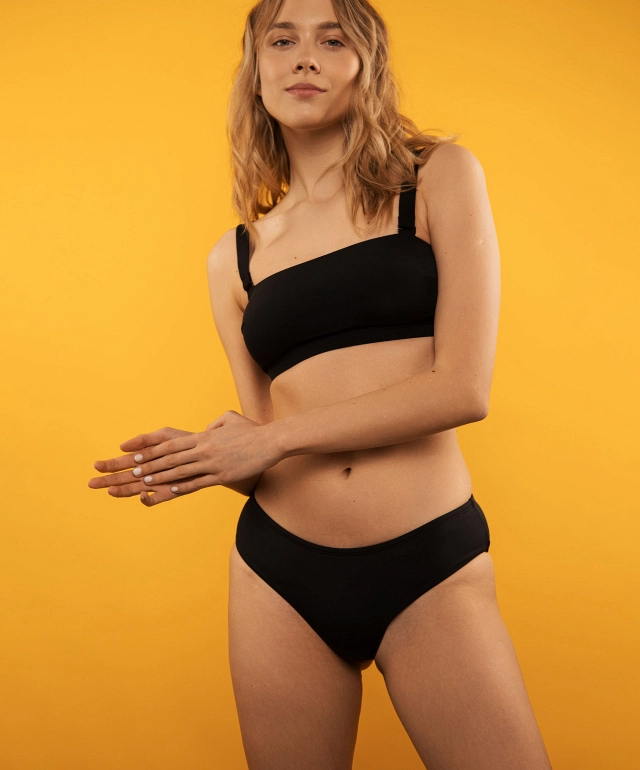 Top do stroju kąpielowego bandeau 031SM czarny