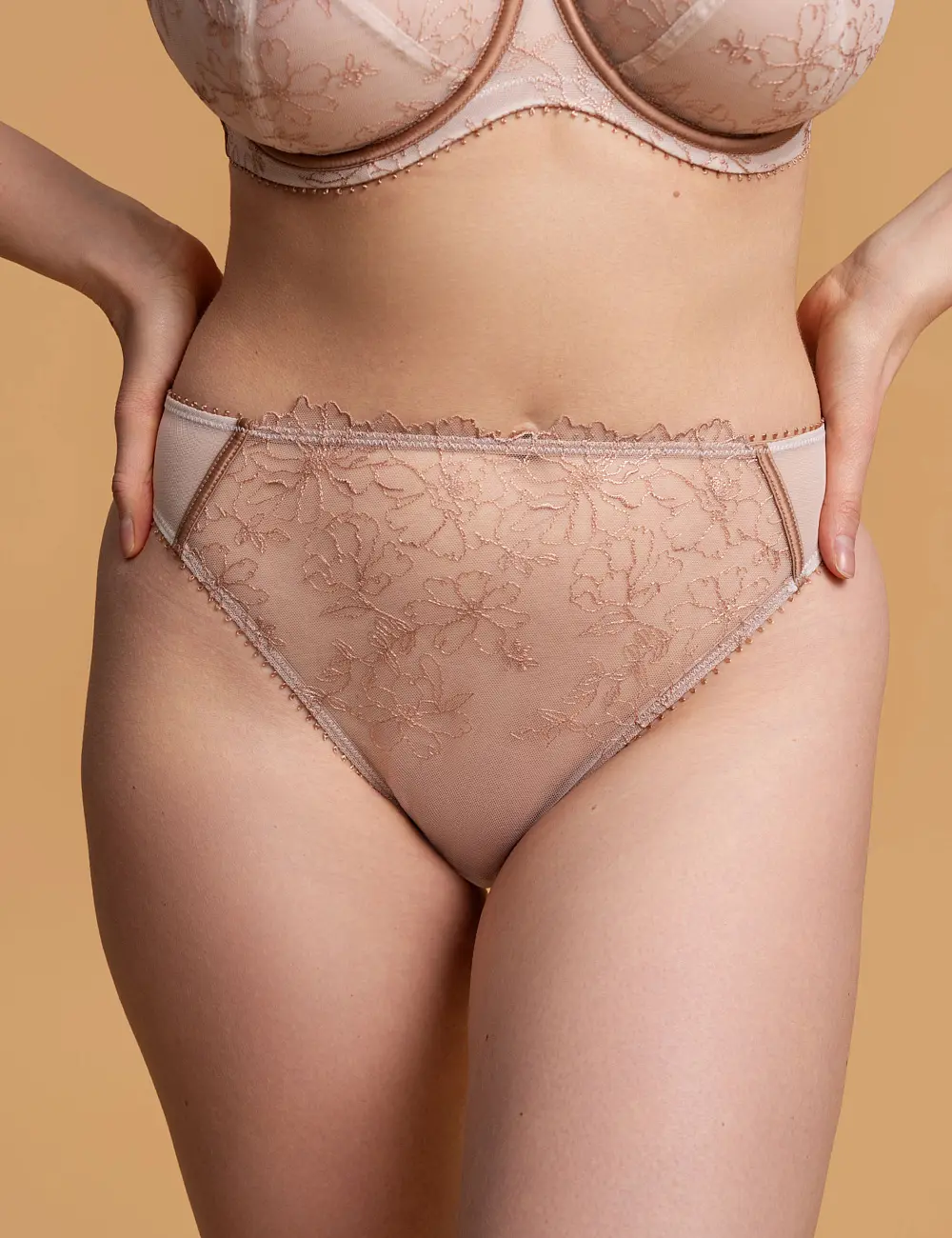 Figi z wysokim stanem 021SR migdałowe