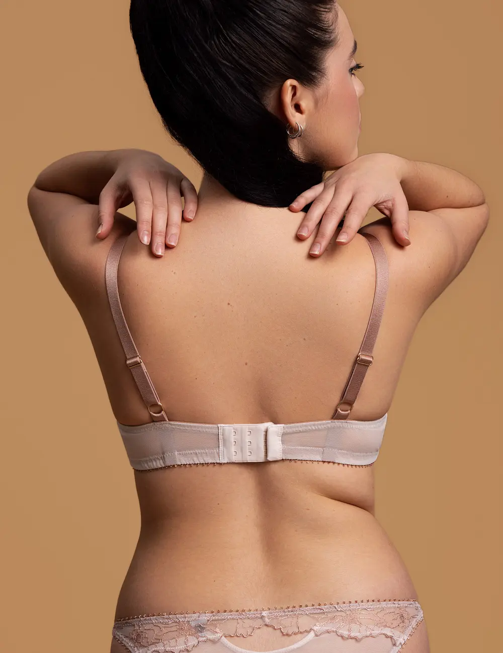 Biustonosz z miękką miseczką 032SR migdałowy