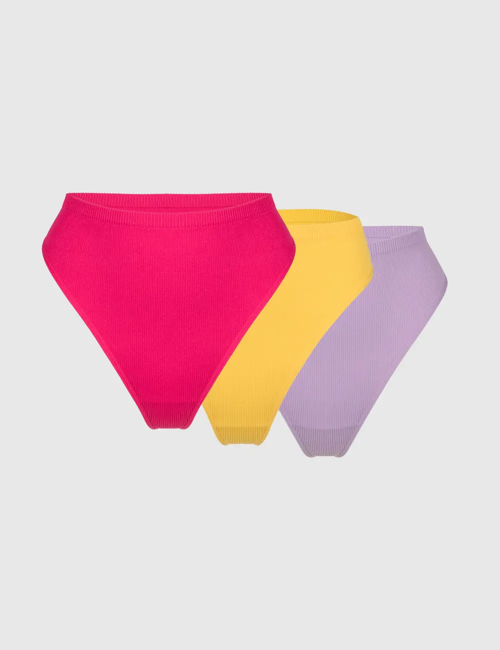 Majtki stringi 002A (3 szt)