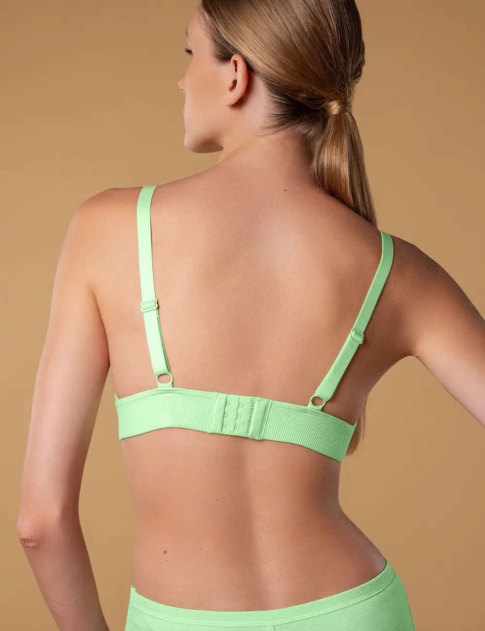 Biustonosz z miękką miseczką 014GT mięta