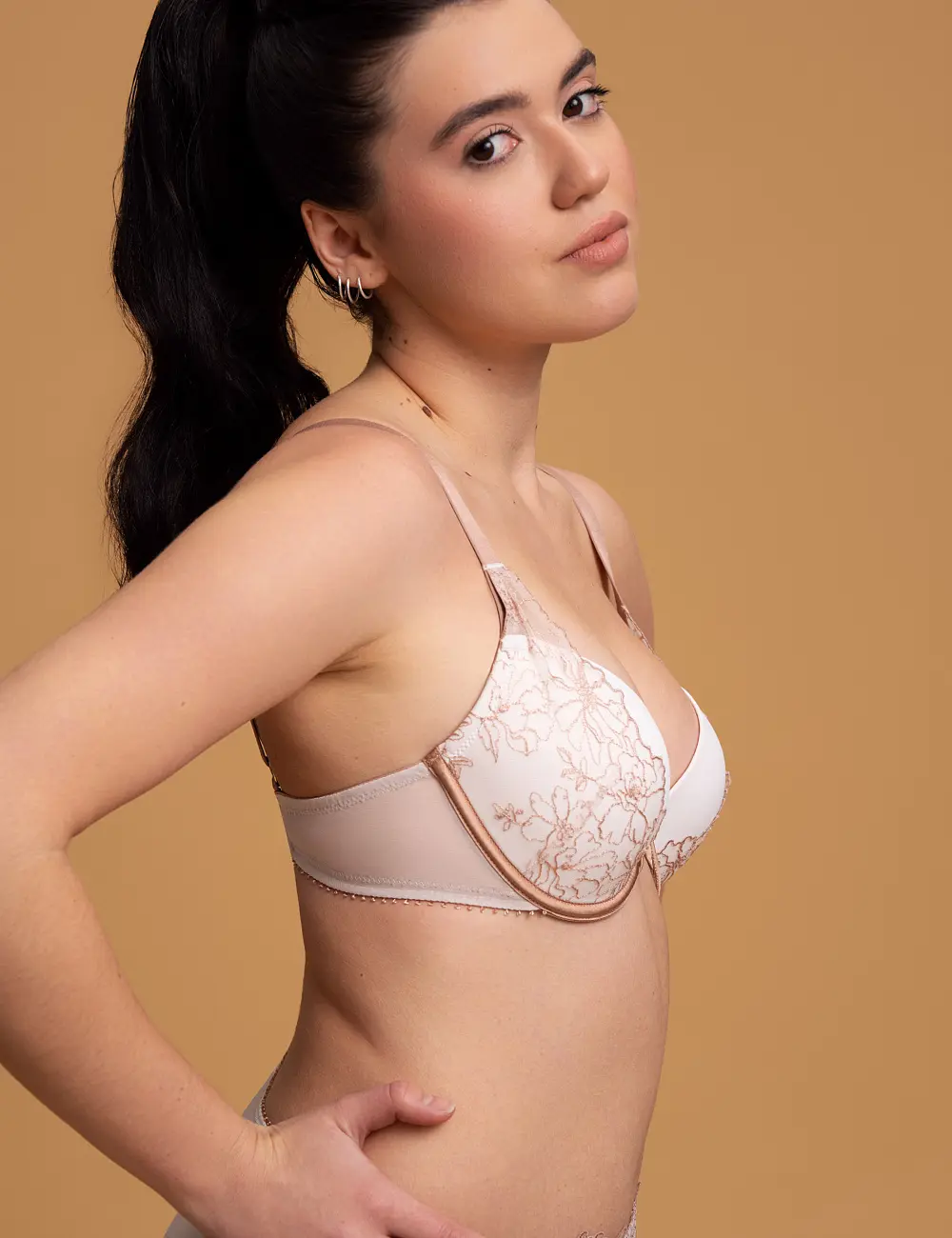 Biustonosz push-up 102SR migdałowy