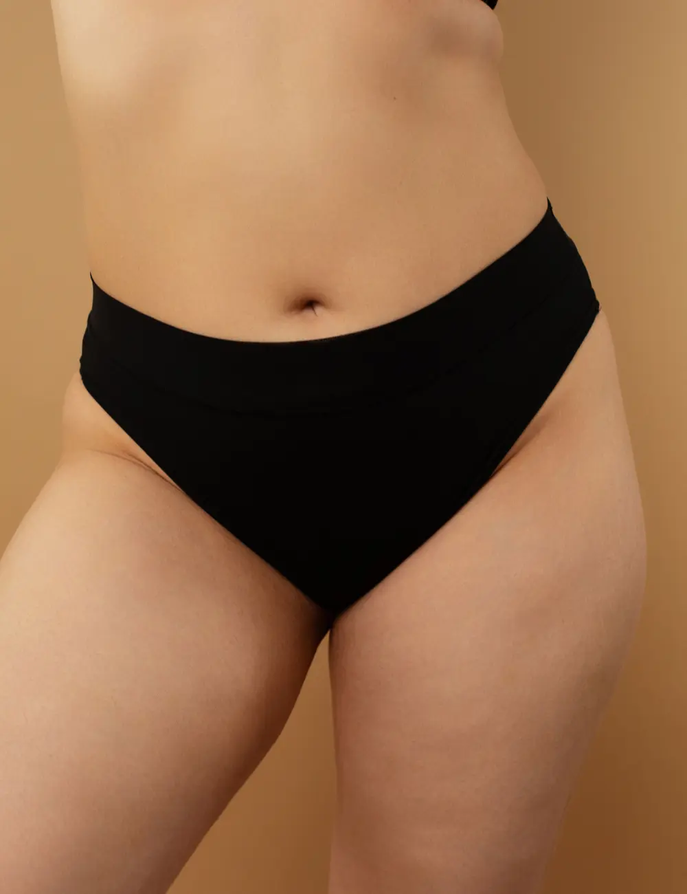 Majtki figi wysokie 221LC czarne