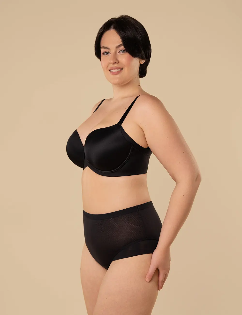 Biustonosz z miseczką Memory Foam 448CP czarny
