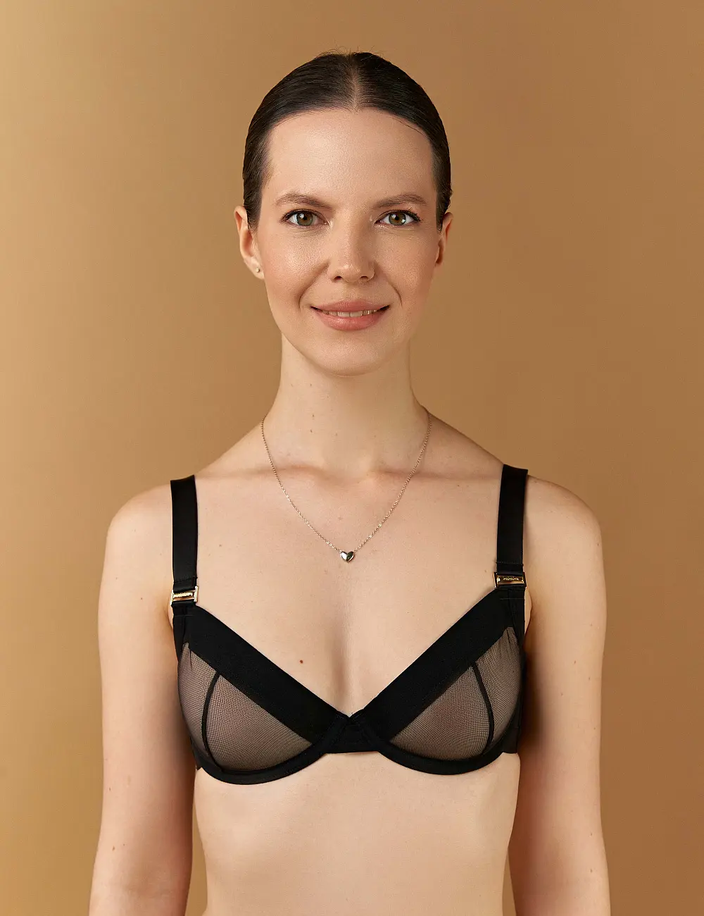 Biustonosz z miękką miseczką 040DT czarny