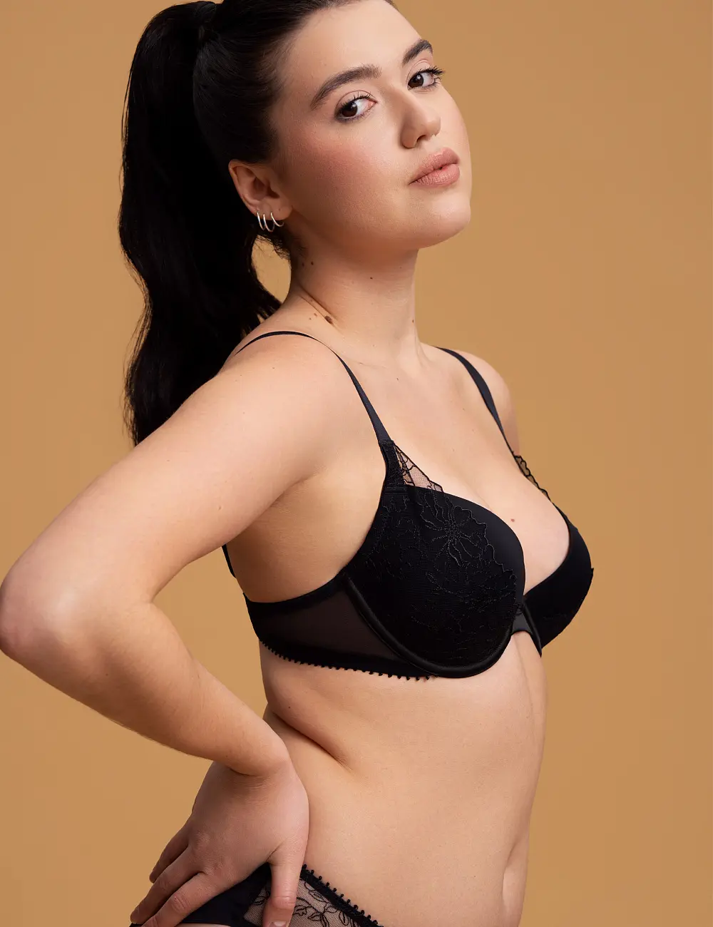 Biustonosz push-up 102SR czarny