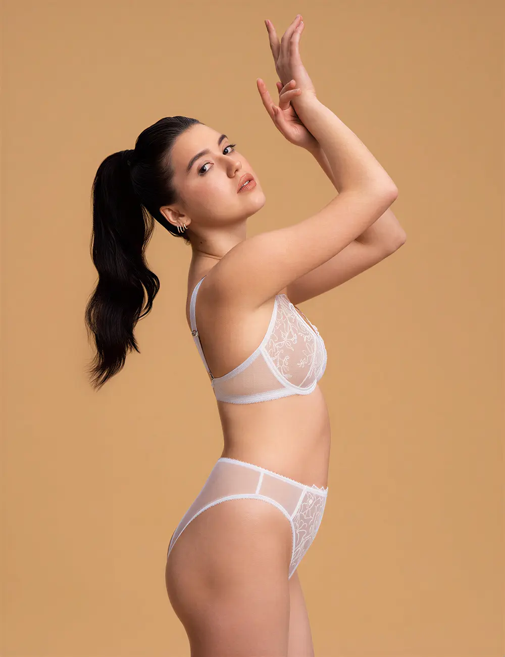 Biustonosz z miękką miseczką 064SR biały