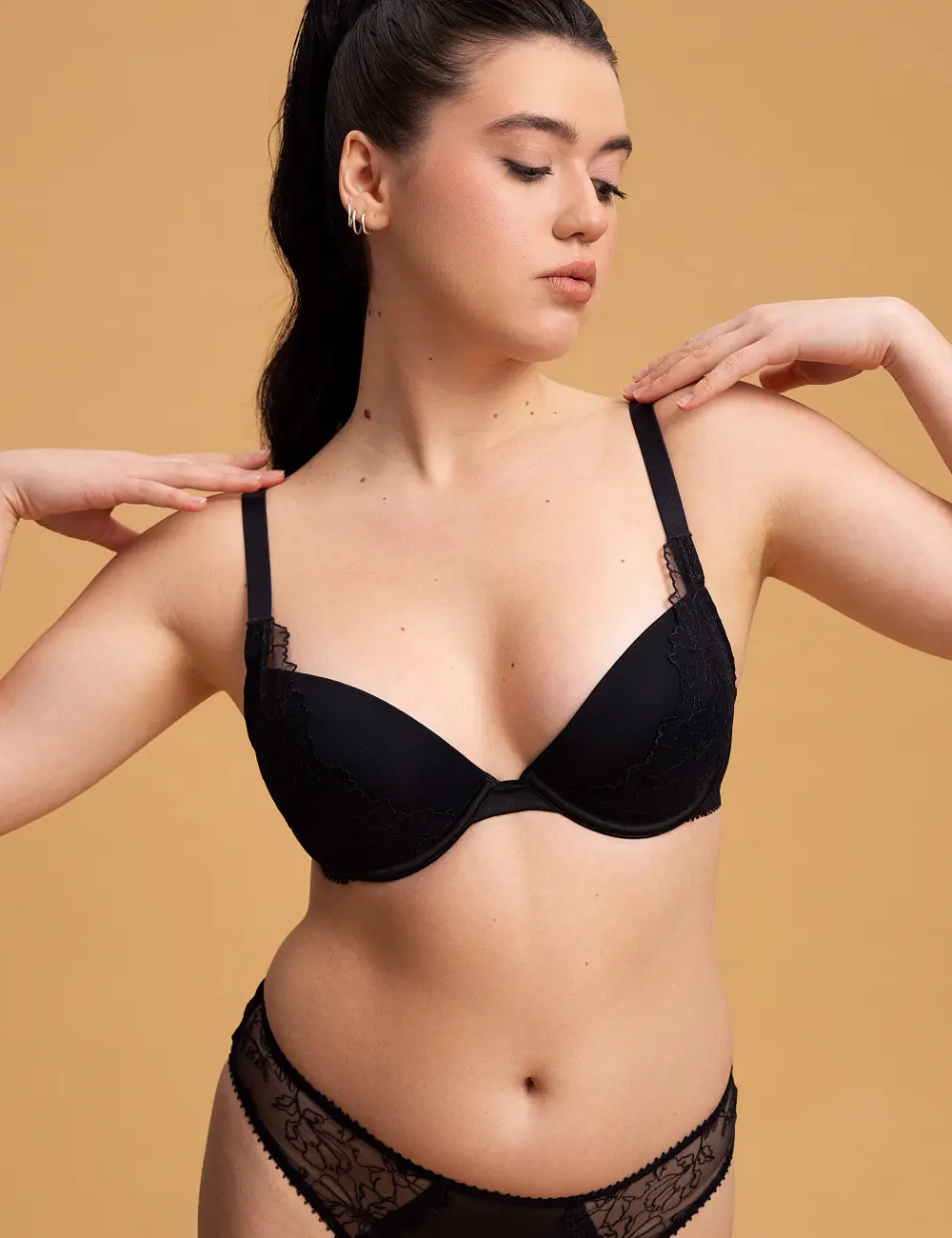 Biustonosz push-up 102SR czarny