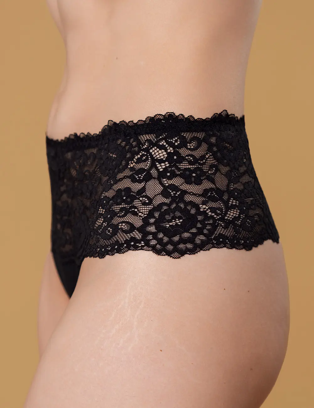 Majtki brazyliana wysokie 104NC (2 szt.)