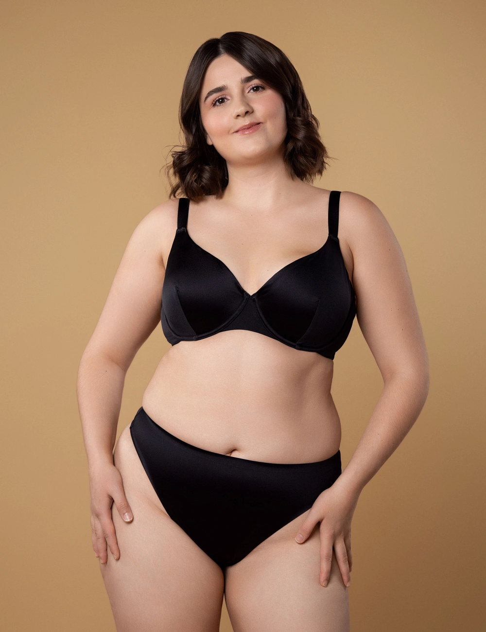 Biustonosz z miękką miseczką 522CP czarny