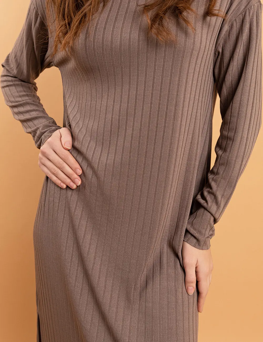 Sukienka z dzianiny 611RW czekoladowa