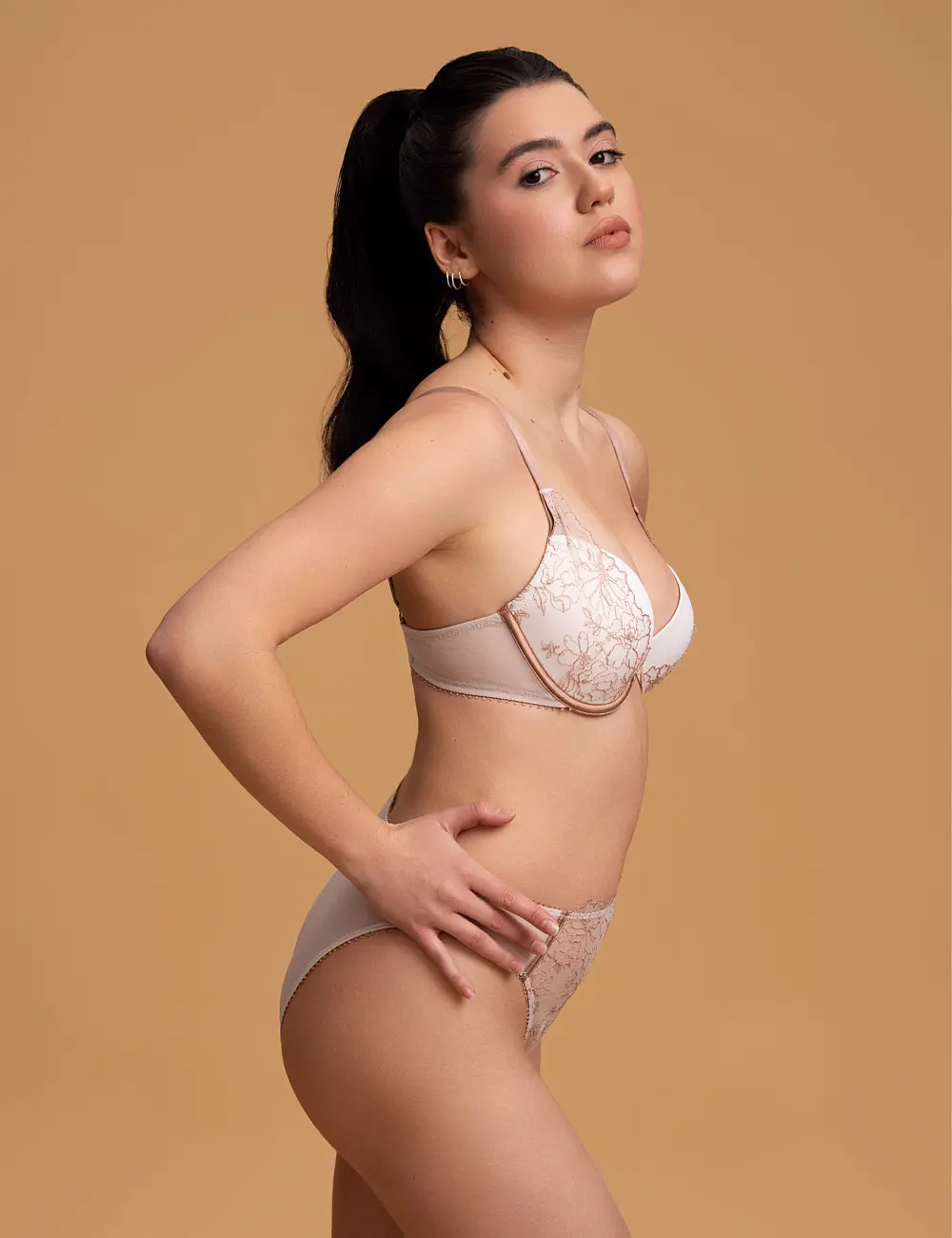 Biustonosz push-up 102SR migdałowy