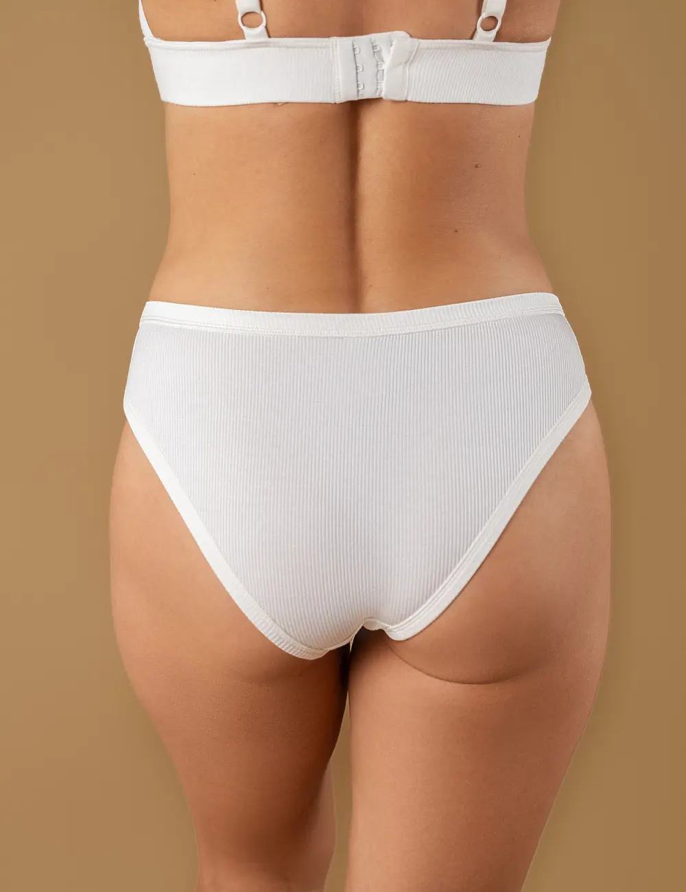 Majtki figi 001GT kość słoniowa