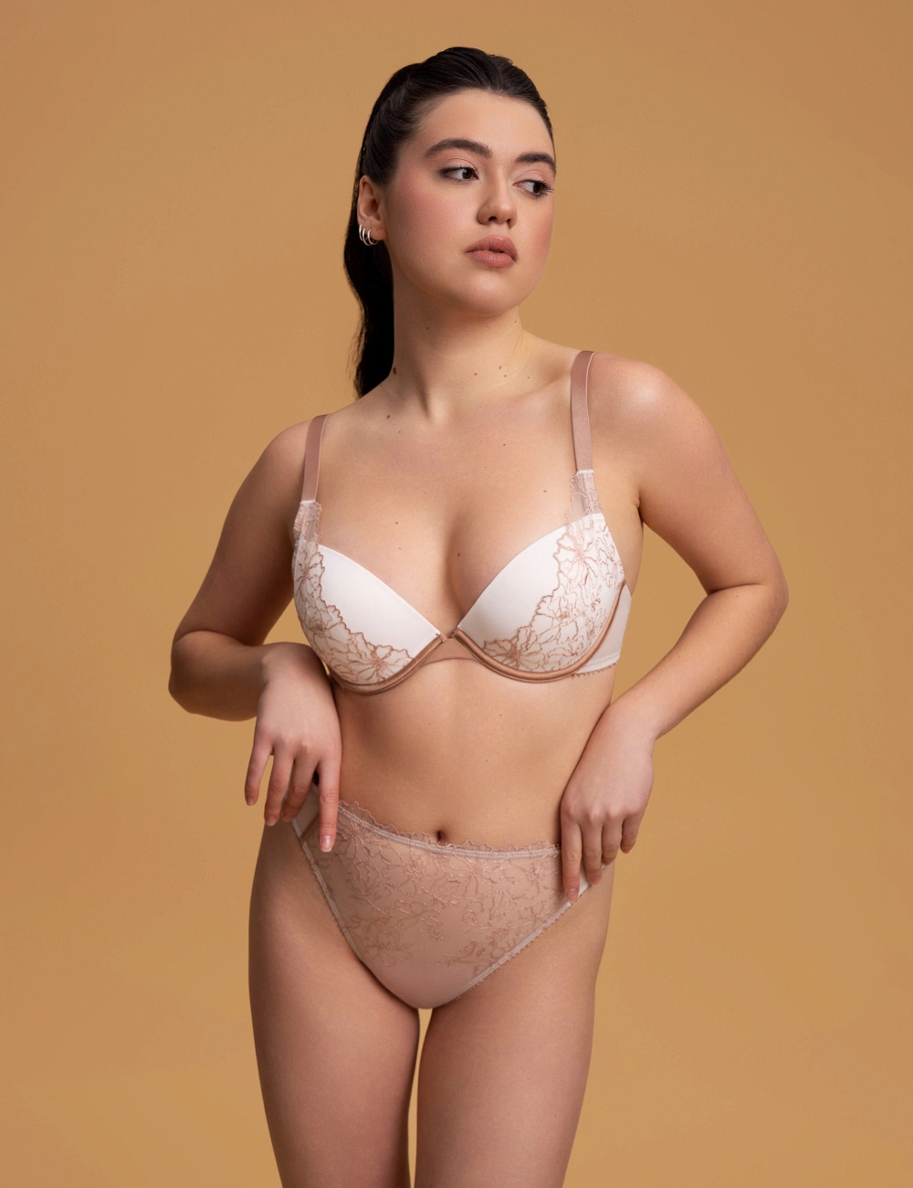 Biustonosz push-up 102SR migdałowy