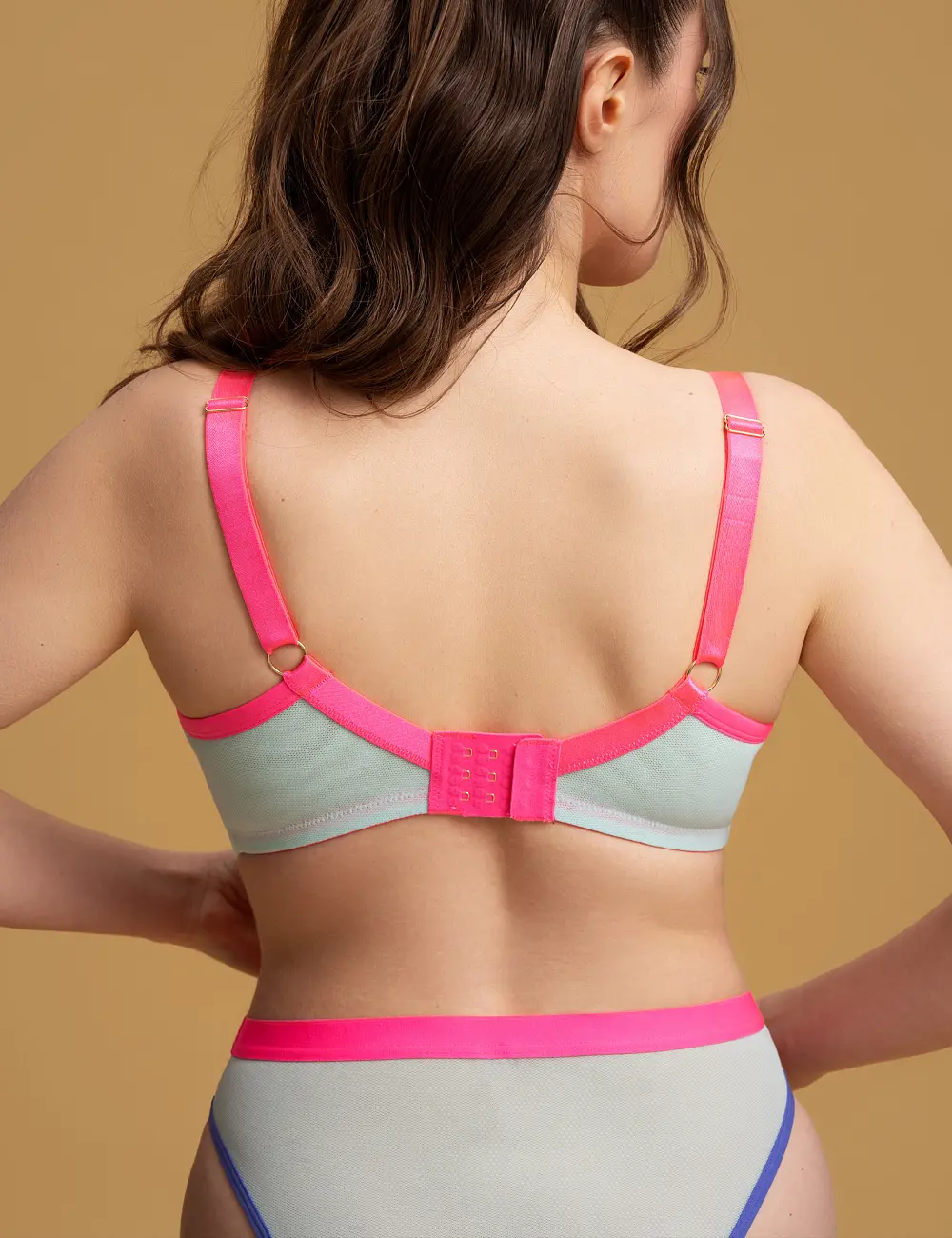 Biustonosz z miękką miseczką 011FX mięta