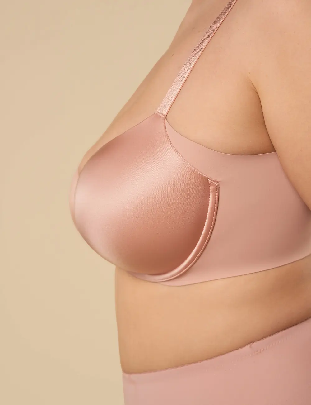 Biustonosz z miseczką Memory Foam 548CP pudrowy róż