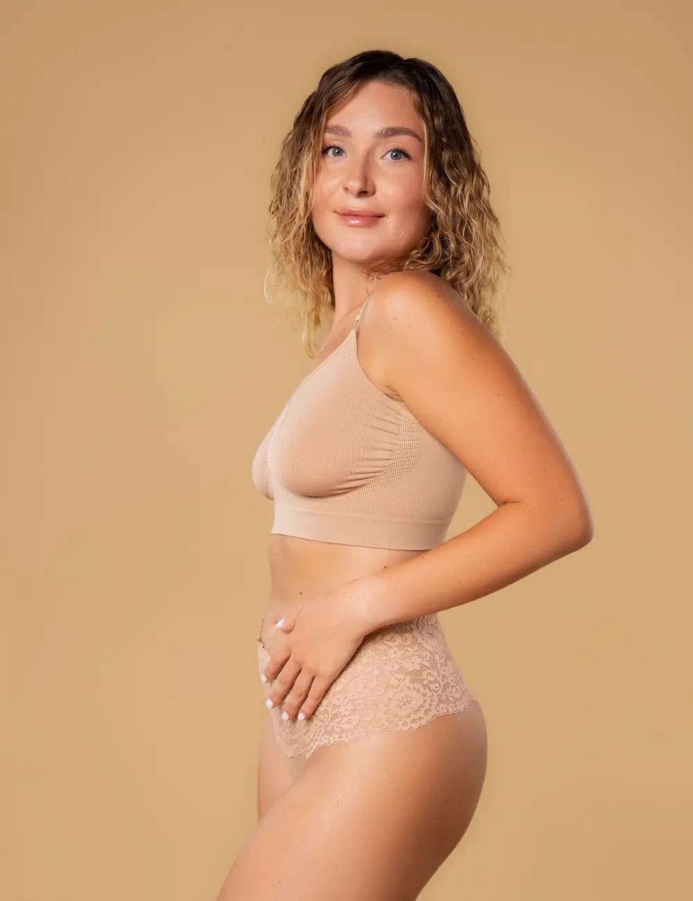 Majtki brazyliana wysokie 104NC (2 szt.)