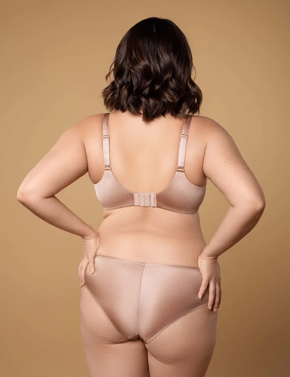 Biustonosz z miękką miseczką 522CP nude